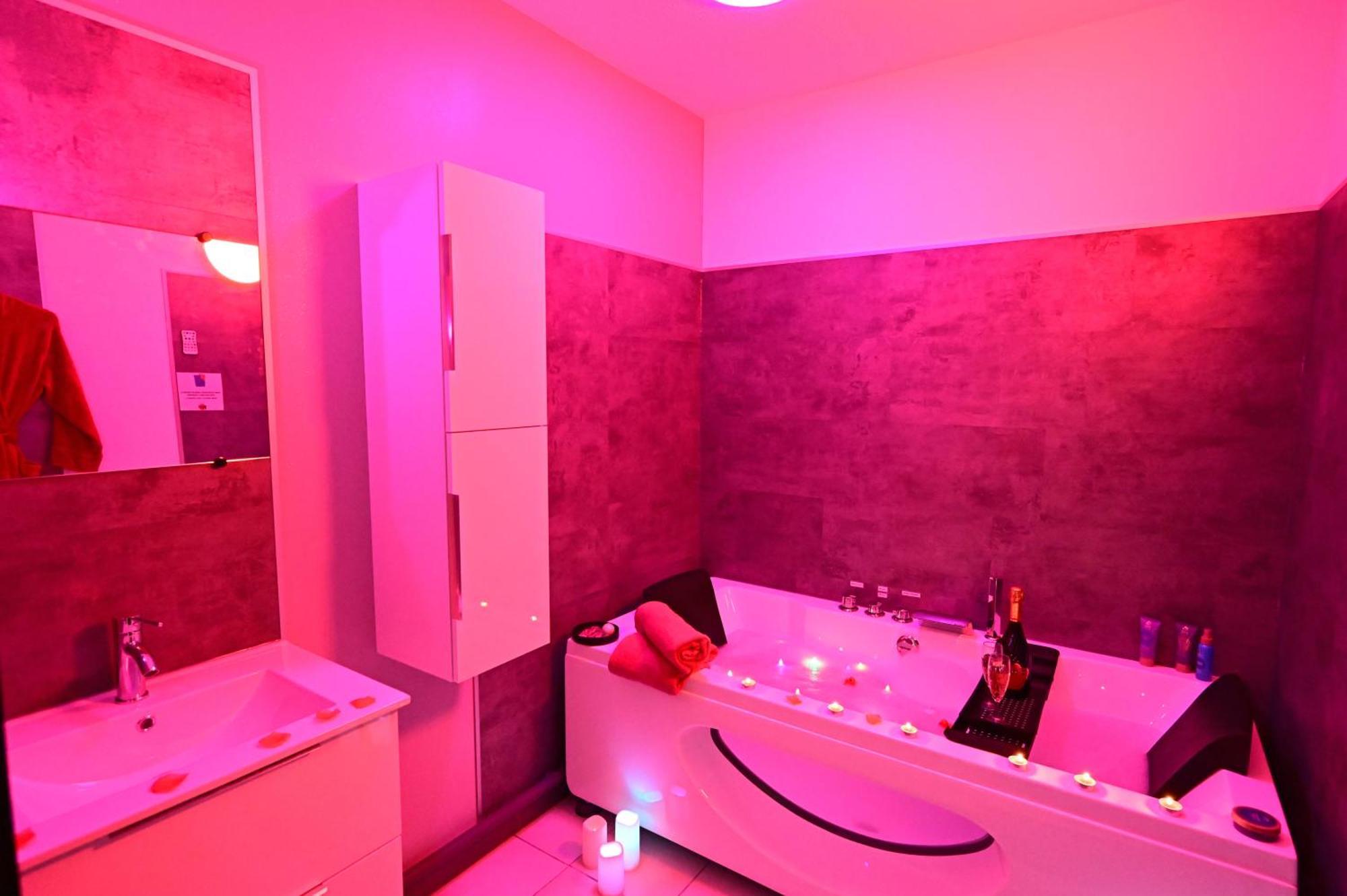 Love Room A Deux Pas De L'Ocean Avec Hammam, Sauna Et Bain A 2 :-) Бискаррос Экстерьер фото