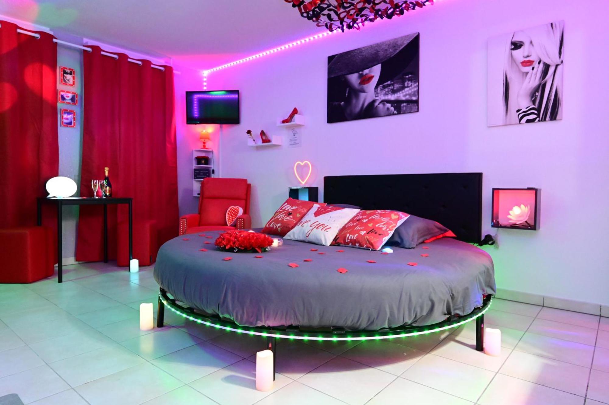 Love Room A Deux Pas De L'Ocean Avec Hammam, Sauna Et Bain A 2 :-) Бискаррос Экстерьер фото