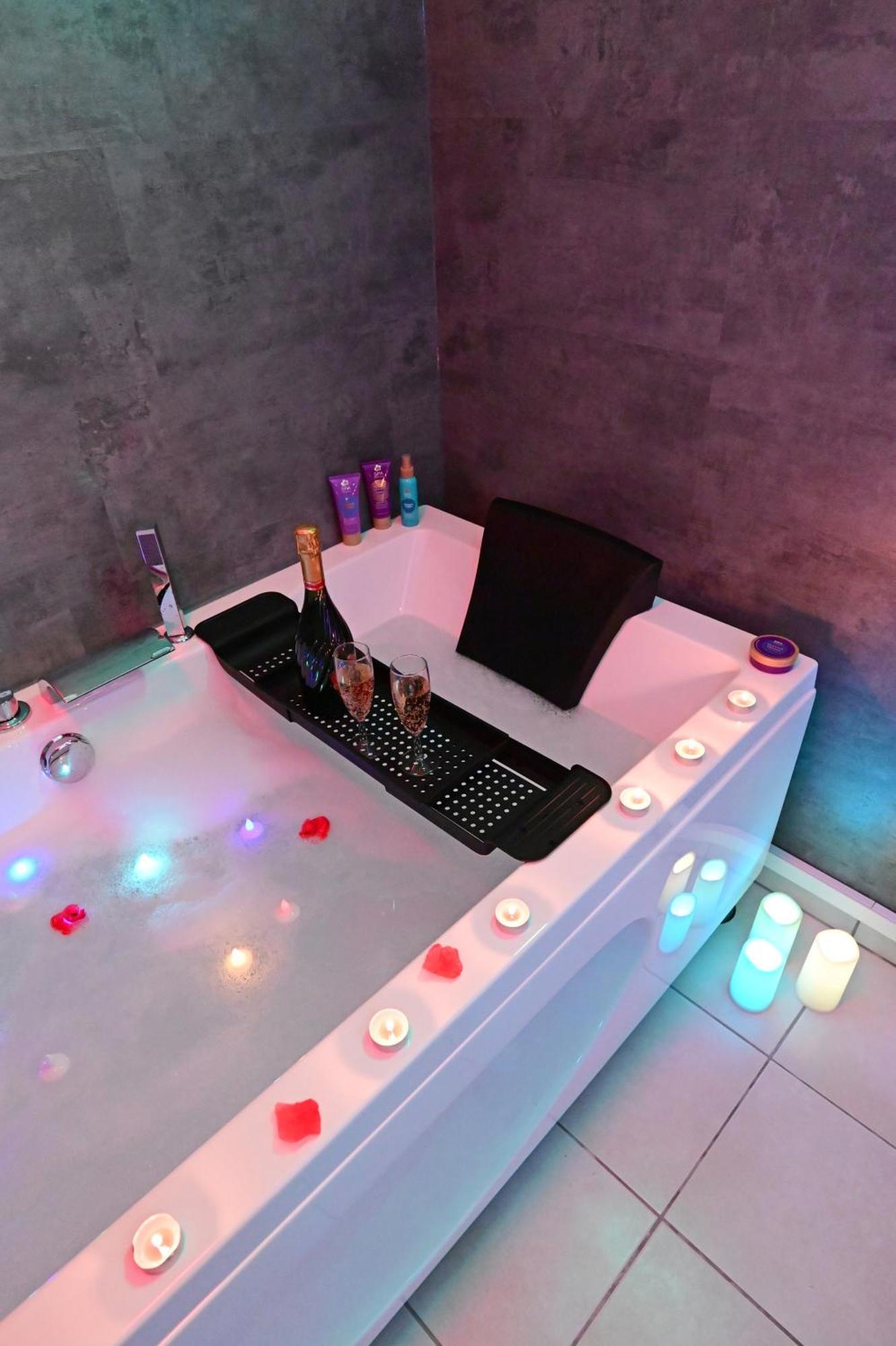 Love Room A Deux Pas De L'Ocean Avec Hammam, Sauna Et Bain A 2 :-) Бискаррос Экстерьер фото