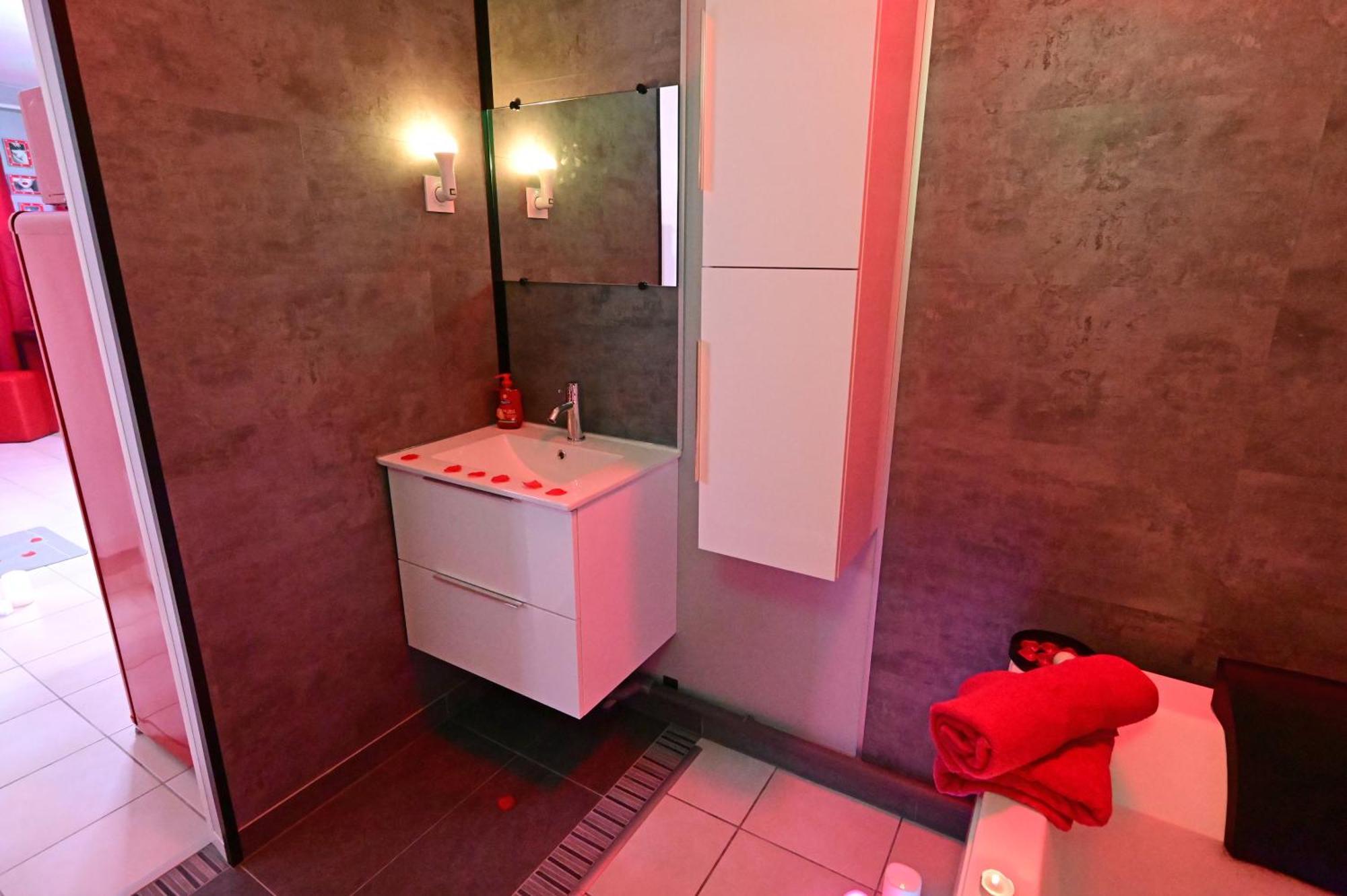 Love Room A Deux Pas De L'Ocean Avec Hammam, Sauna Et Bain A 2 :-) Бискаррос Экстерьер фото