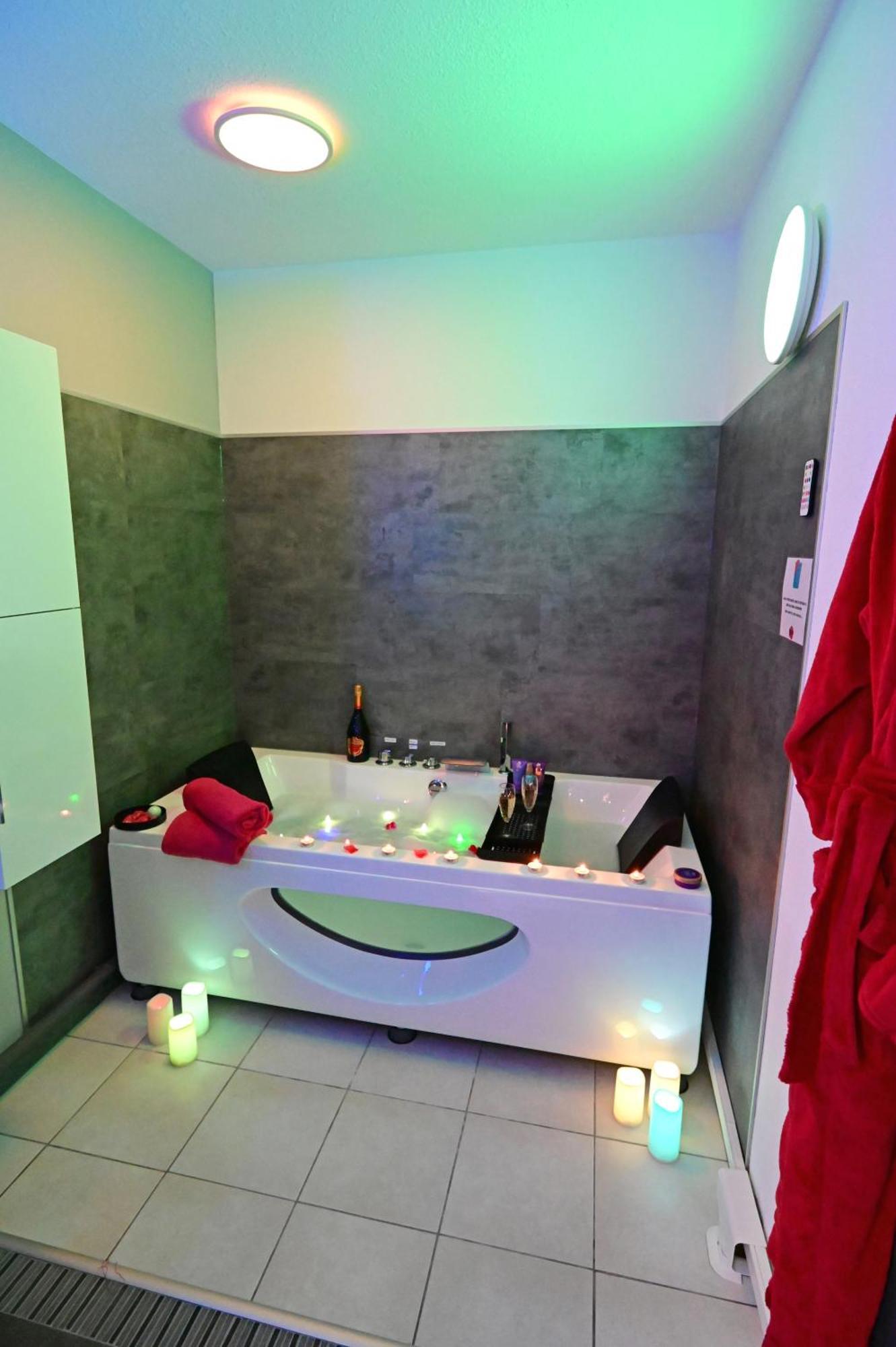 Love Room A Deux Pas De L'Ocean Avec Hammam, Sauna Et Bain A 2 :-) Бискаррос Экстерьер фото