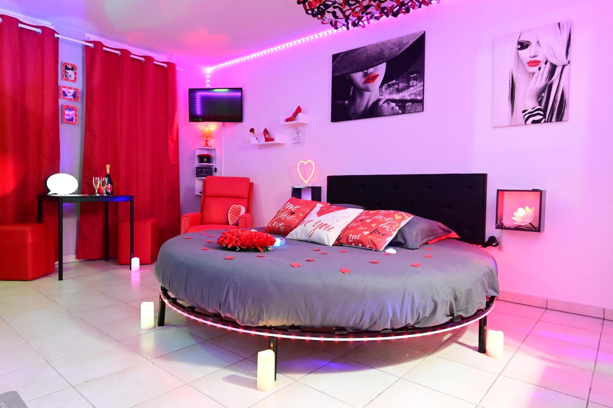 Love Room A Deux Pas De L'Ocean Avec Hammam, Sauna Et Bain A 2 :-) Бискаррос Экстерьер фото